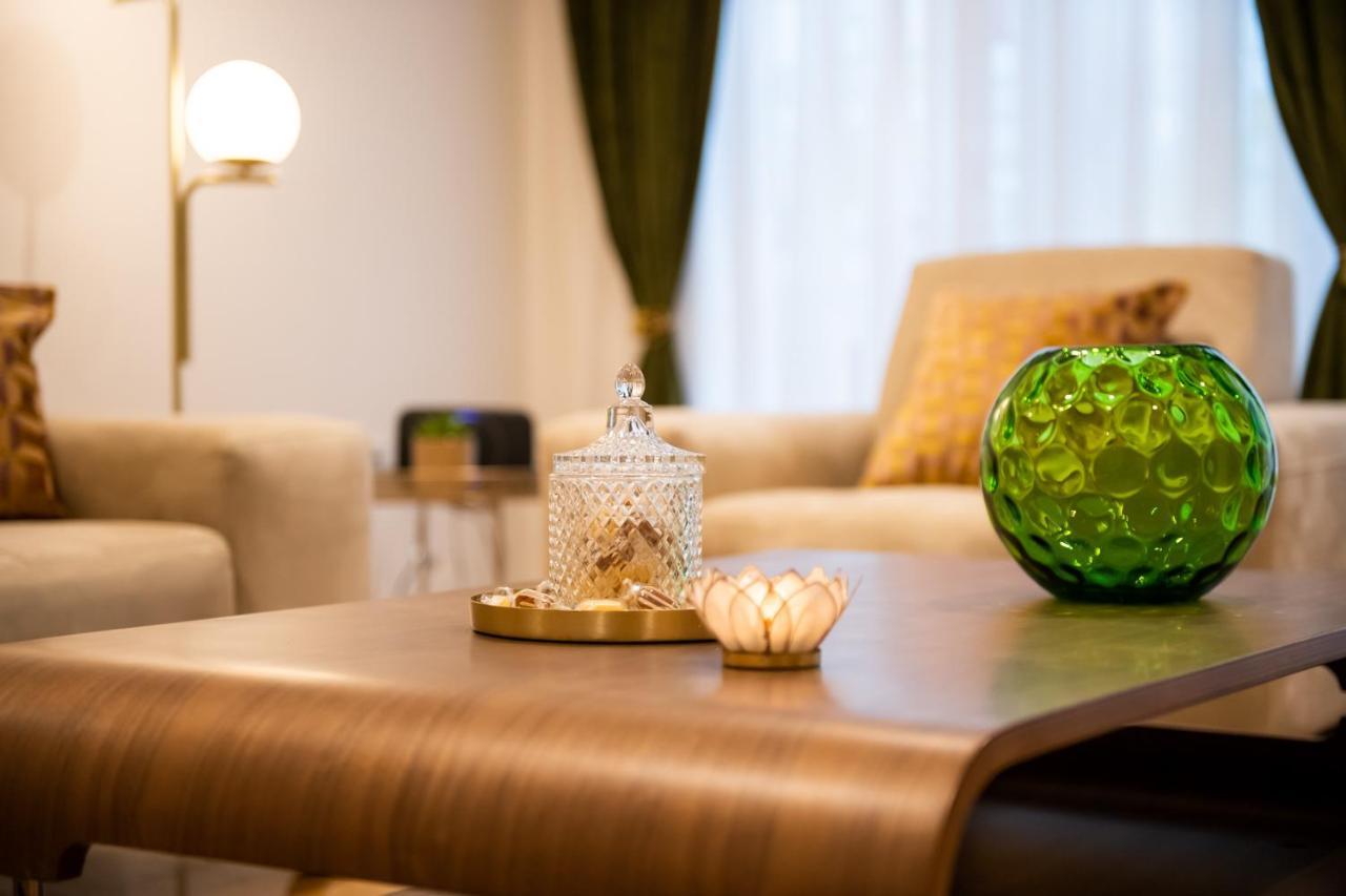 London Nino Apartments Экстерьер фото