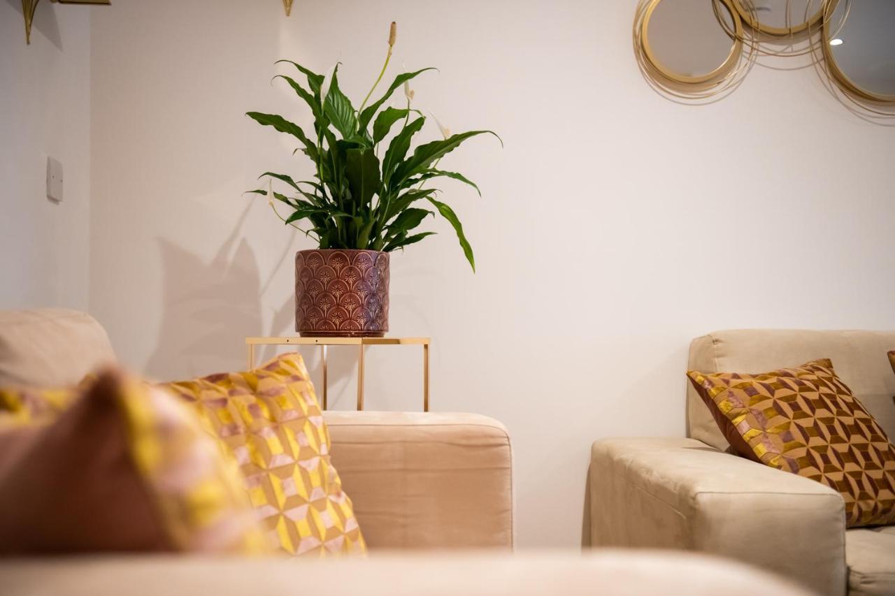 London Nino Apartments Экстерьер фото
